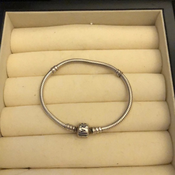 Pandora bracelet - Picture 1 of 3